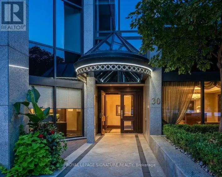 2202 - 30 WELLINGTON STREET E, Toronto