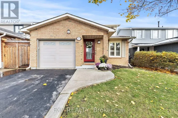 2203 HUNT CRESCENT, Burlington