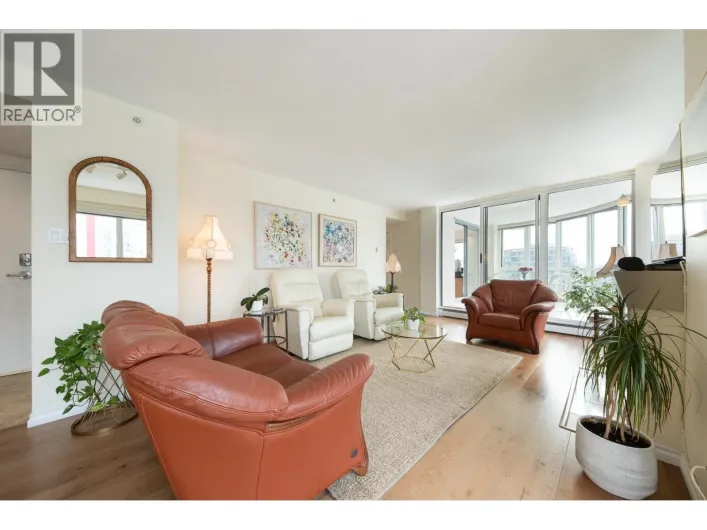 2204 183 KEEFER PLACE, Vancouver