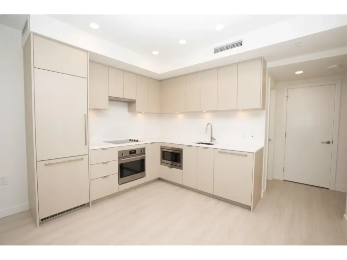 2206 13675 107A AVENUE, Surrey