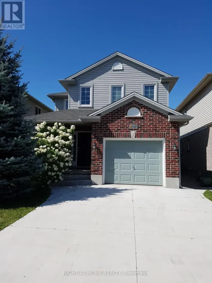 2206 CORONATION DRIVE, London North