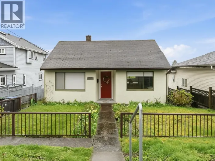 2206 EIGHTH AVENUE, New Westminster