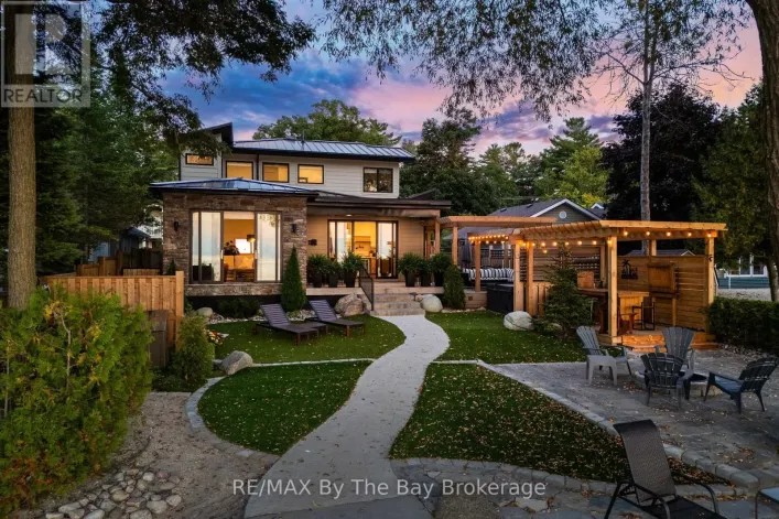 2206 TINY BEACHES ROAD S, Tiny