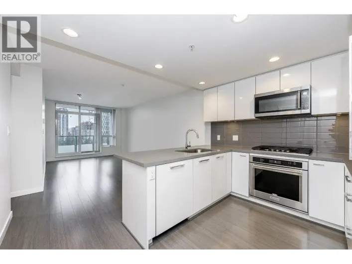 2207 3093 WINDSOR GATE, Coquitlam