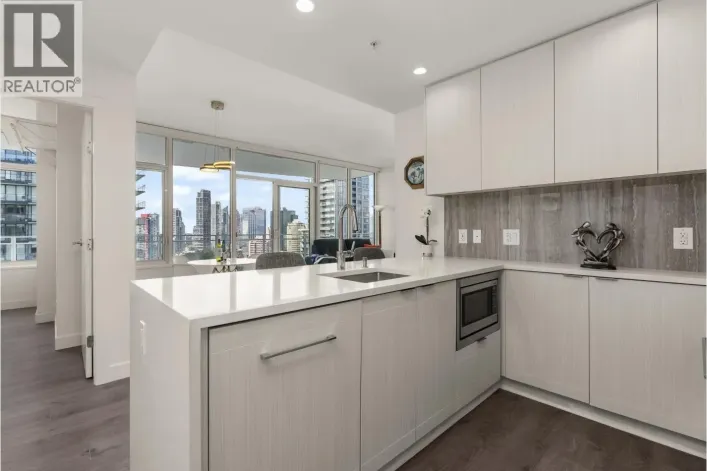 2207 5051 IMPERIAL STREET, Burnaby