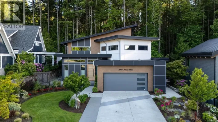 2207 Riviera Pl, Langford