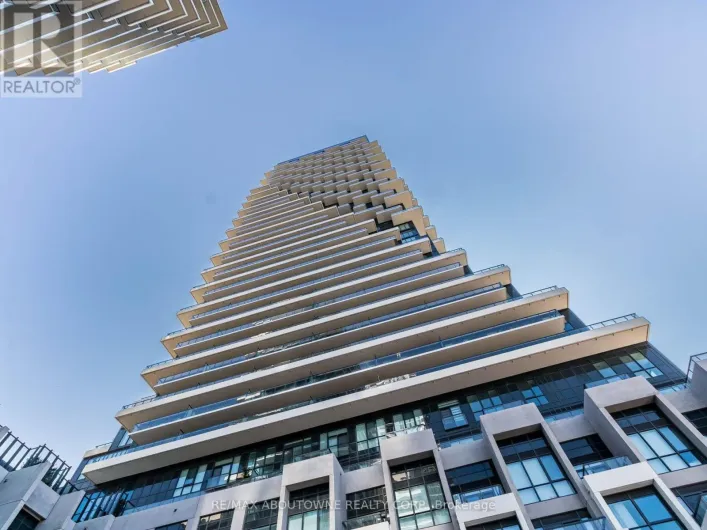 2208 - 30 INN ON THE PARK DRIVE, Toronto