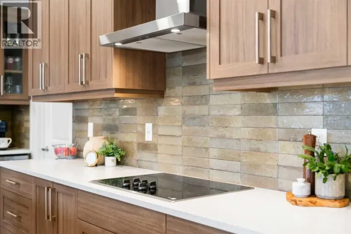 2208, 33 Carringham Gate NW, Calgary