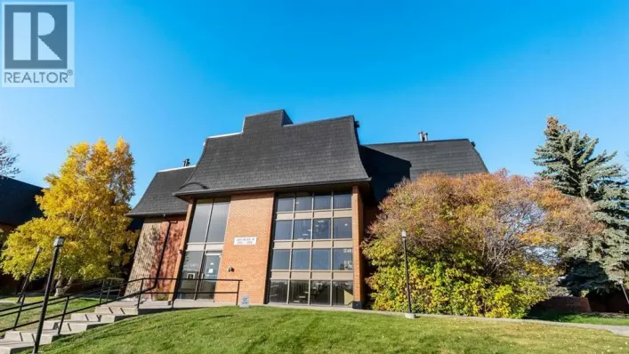 2208, 4001B 49 Street NW, Calgary