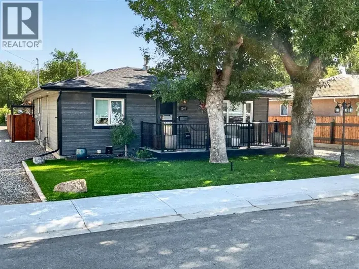 2209 14 Street, Coaldale