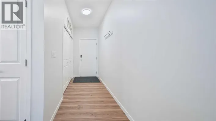 2209, 33 Carringham Gate NW, Calgary