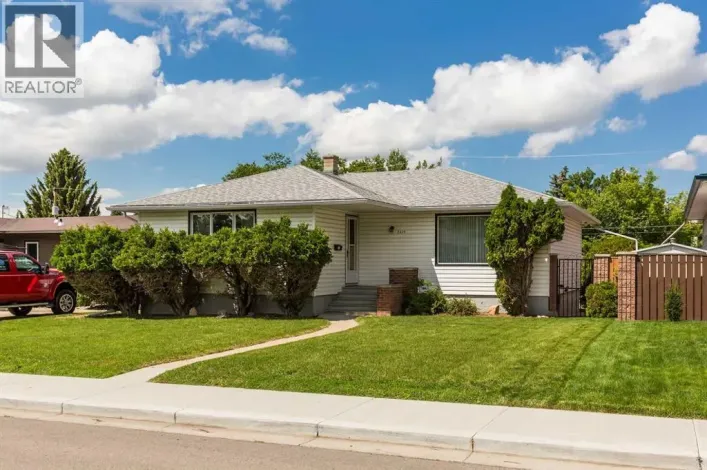 2209 8A Avenue S, Lethbridge