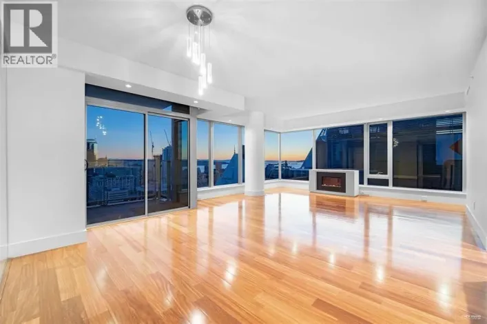 220X 677 HOWE STREET, Vancouver