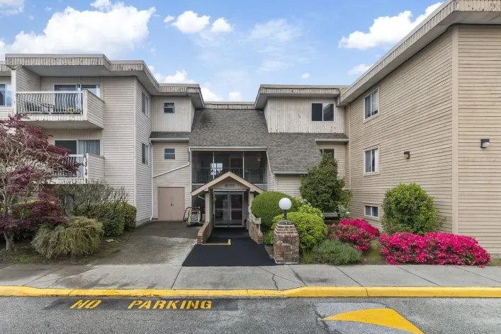 221 11806 88 AVENUE, Delta