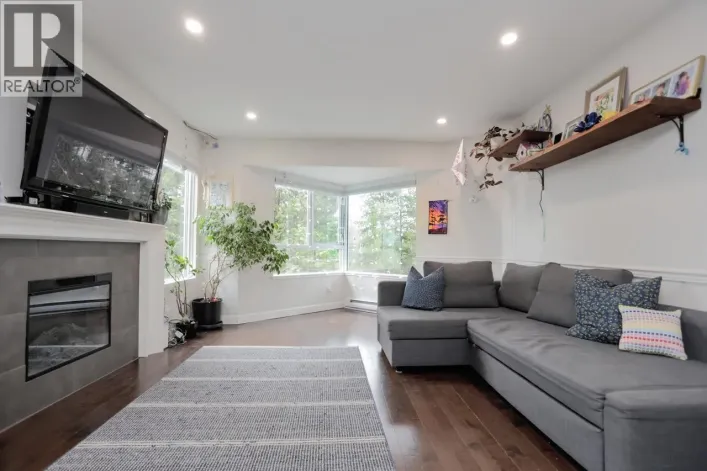 221 1215 LANSDOWNE DRIVE, Coquitlam