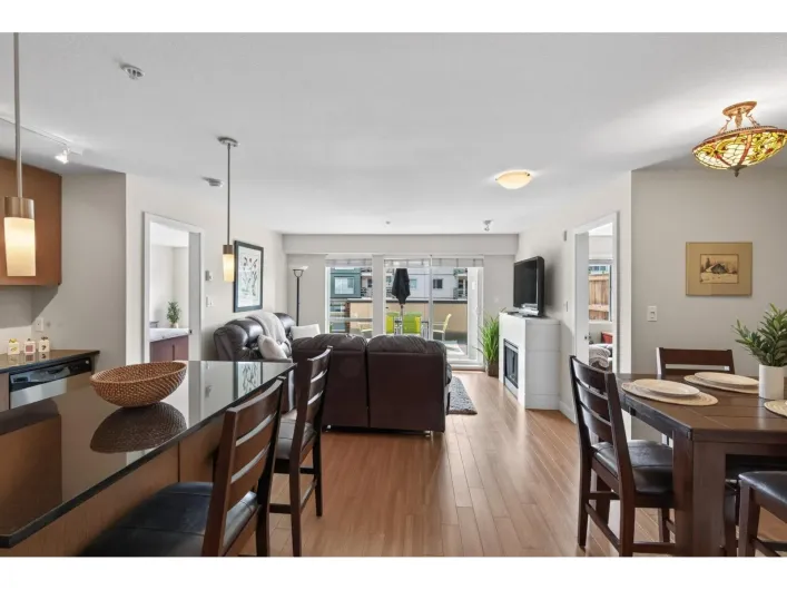 221 15745 CROYDON DRIVE, Surrey