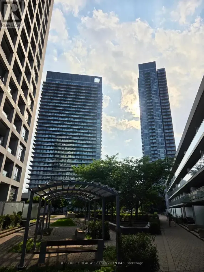 221 - 2035 SHEPPARD AVENUE E, Toronto