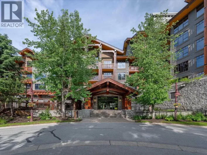 221 2202 GONDOLA WAY, Whistler