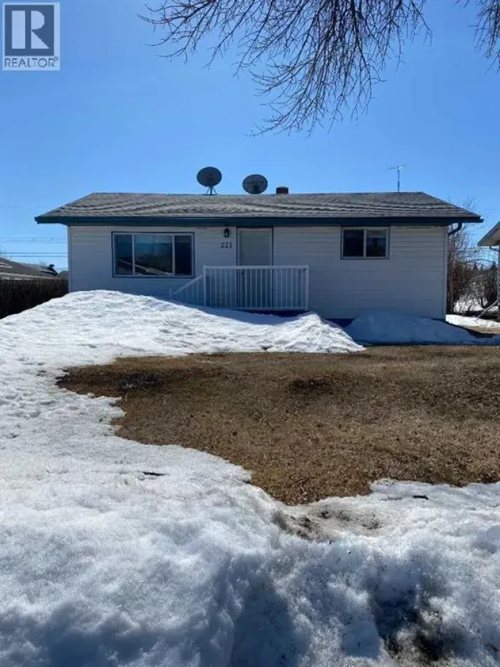 221 2nd Avenue SW, Manning
