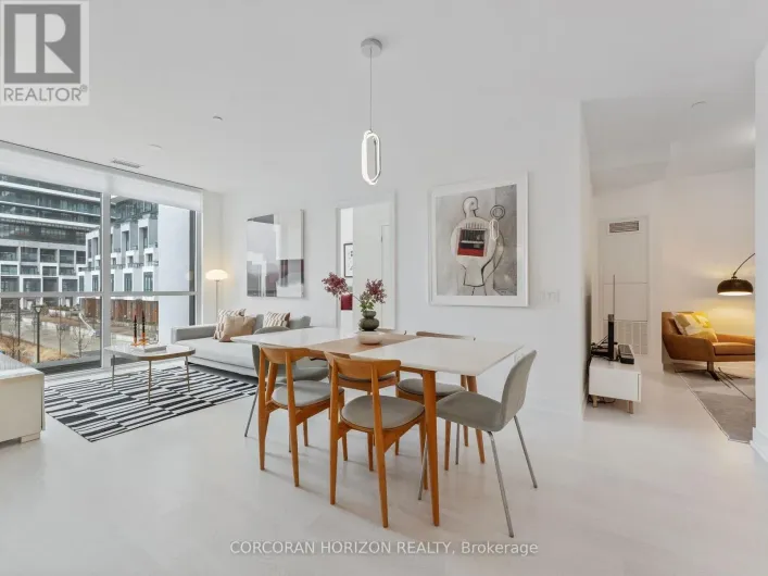 221 - 30 INN ON THE PARK DRIVE, Toronto