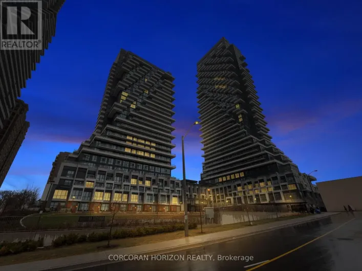 221 - 30 INN ON THE PARK DRIVE, Toronto