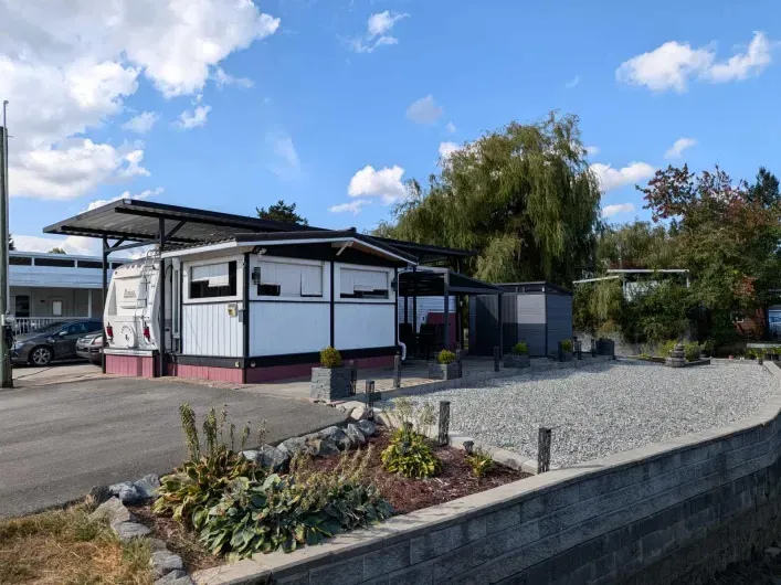 221 8400 SHOOK ROAD, Mission