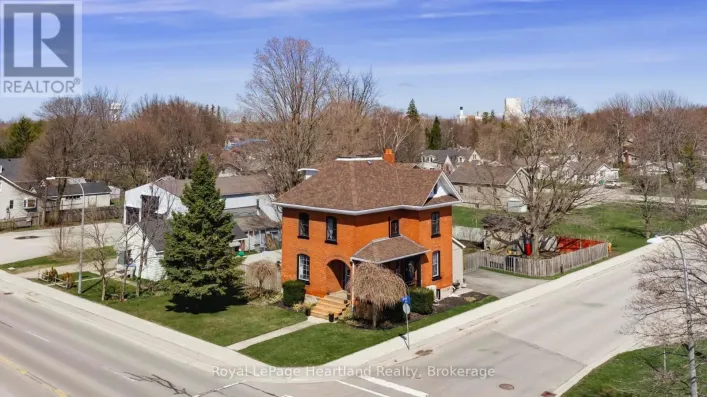 221 BAYFIELD ROAD, Goderich)