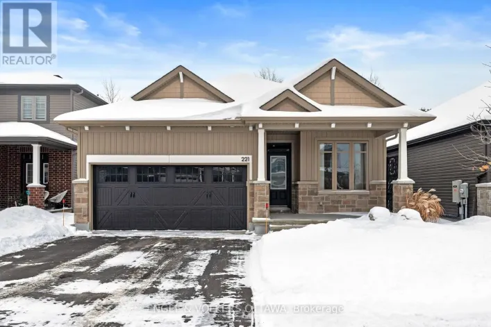 221 BLACKHORSE DRIVE, North Grenville