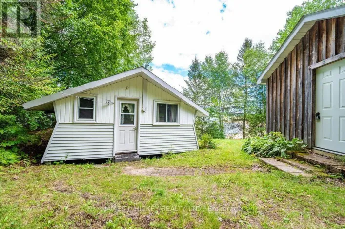 221 DUCK POINT TRAIL, Laurentian Hills