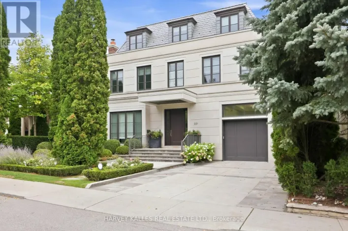 221 DUNVEGAN ROAD, Toronto