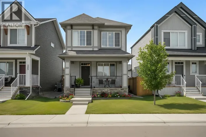 221 Ellen Way, Crossfield