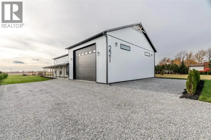 221 Erie STREET South, Merlin