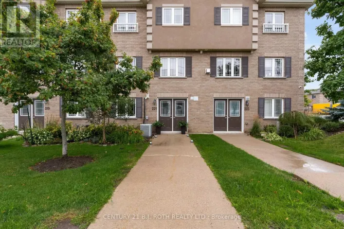 221 HARVIE ROAD, Barrie