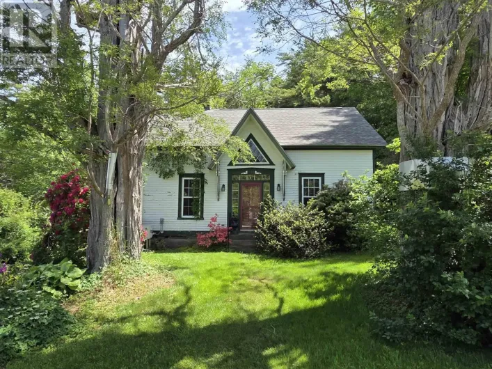 221 Highway 8, Milton