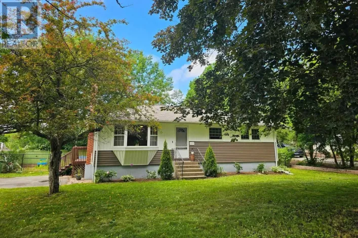 221 Main Street, Middleton