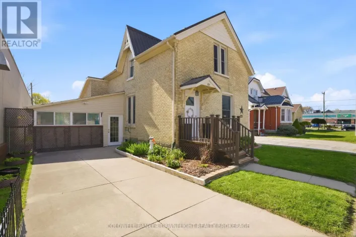 221 MAIN STREET S, South Huron