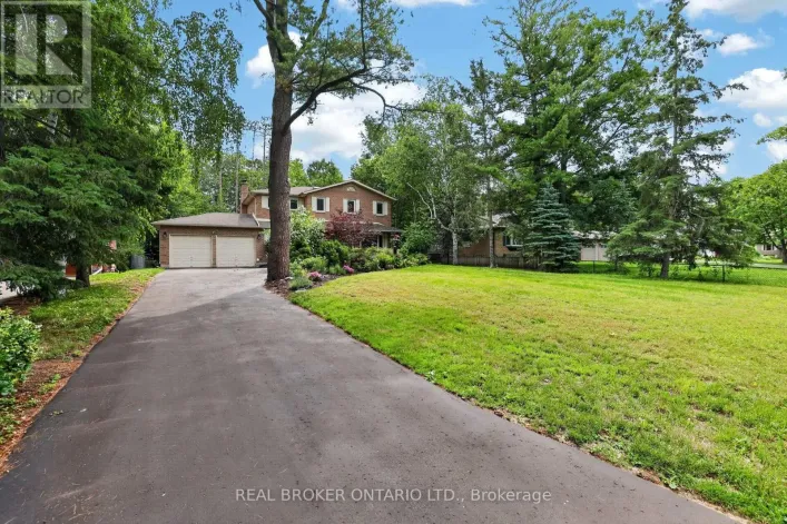 221 PARK AVENUE, East Gwillimbury