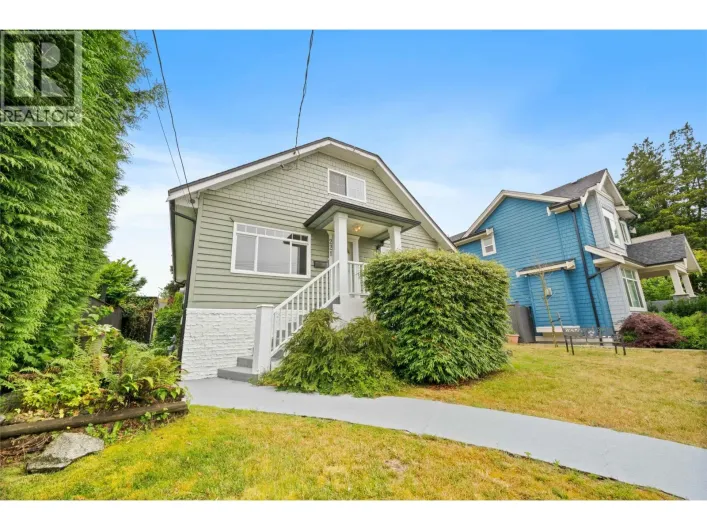 221 RICHMOND STREET, New Westminster