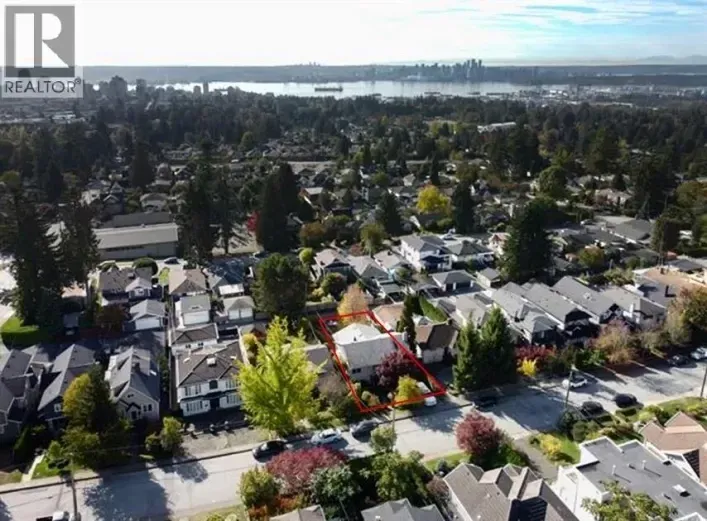 221 W 28TH STREET, North Vancouver