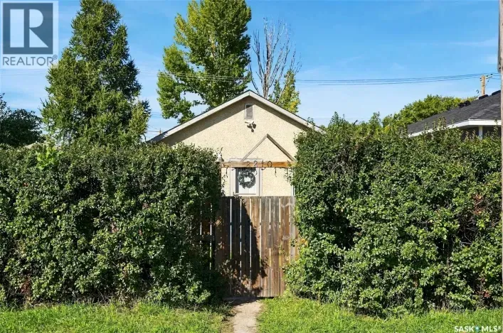 House for sale: 2210 20th STREET W, Saskatoon