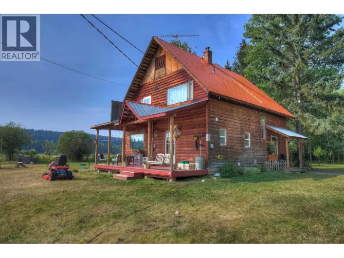 House for sale: 2211 DOYLE ROAD, 150 Mile House