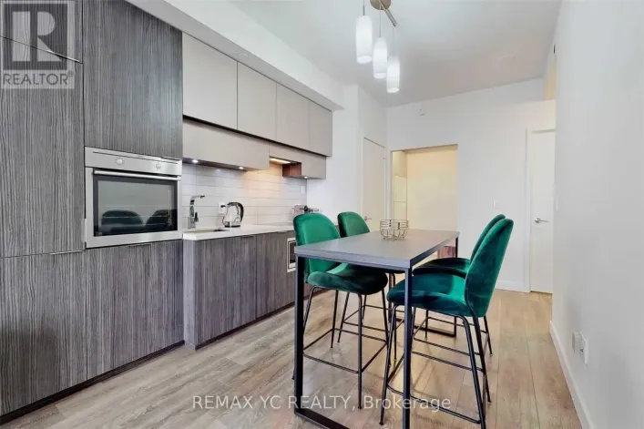 2212 - 8 EGLINTON AVENUE E, Toronto