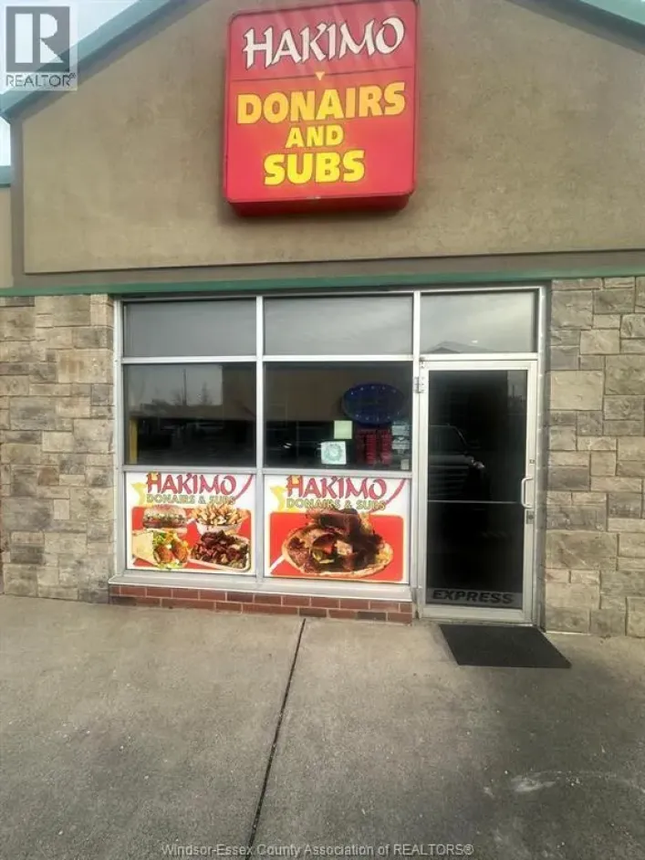 2212 HURON CHURCH ROAD, Windsor