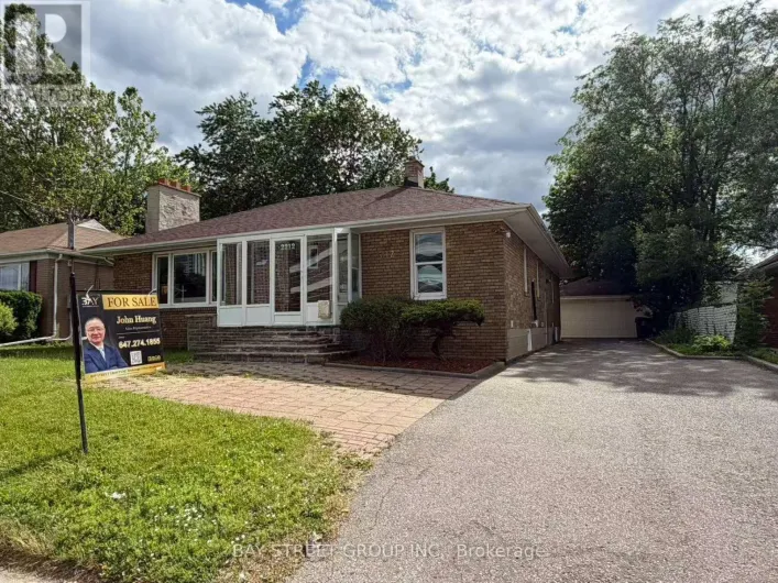 House for sale: 2212 KENNEDY ROAD, Toronto