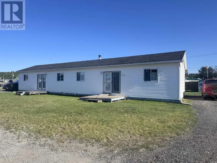 221-223 Des Sapins, Dubreuiville