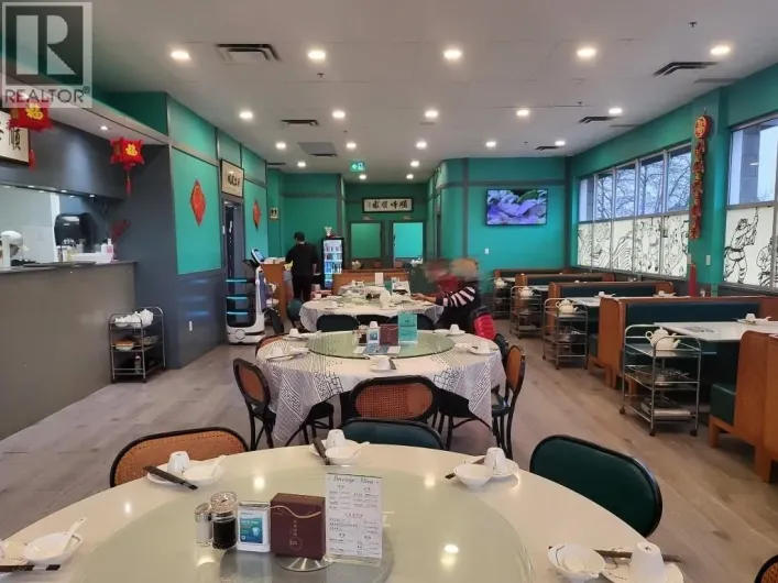2215 4653 GARDEN CITY ROAD, Richmond