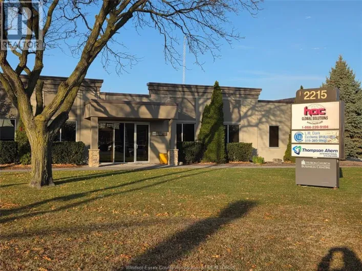 2215 HURON CHURCH, Windsor