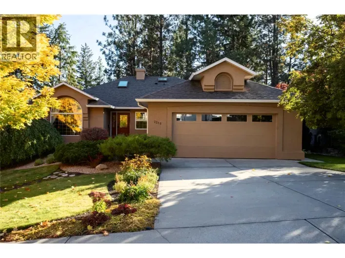 2215 Shannon Woods Place, West Kelowna