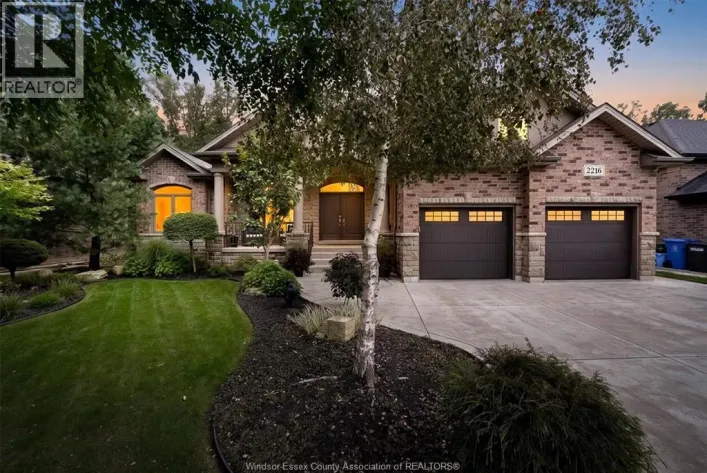 2216 ROXBOROUGH, Windsor