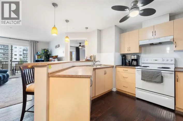 2218, 505 Railway Street W, Cochrane